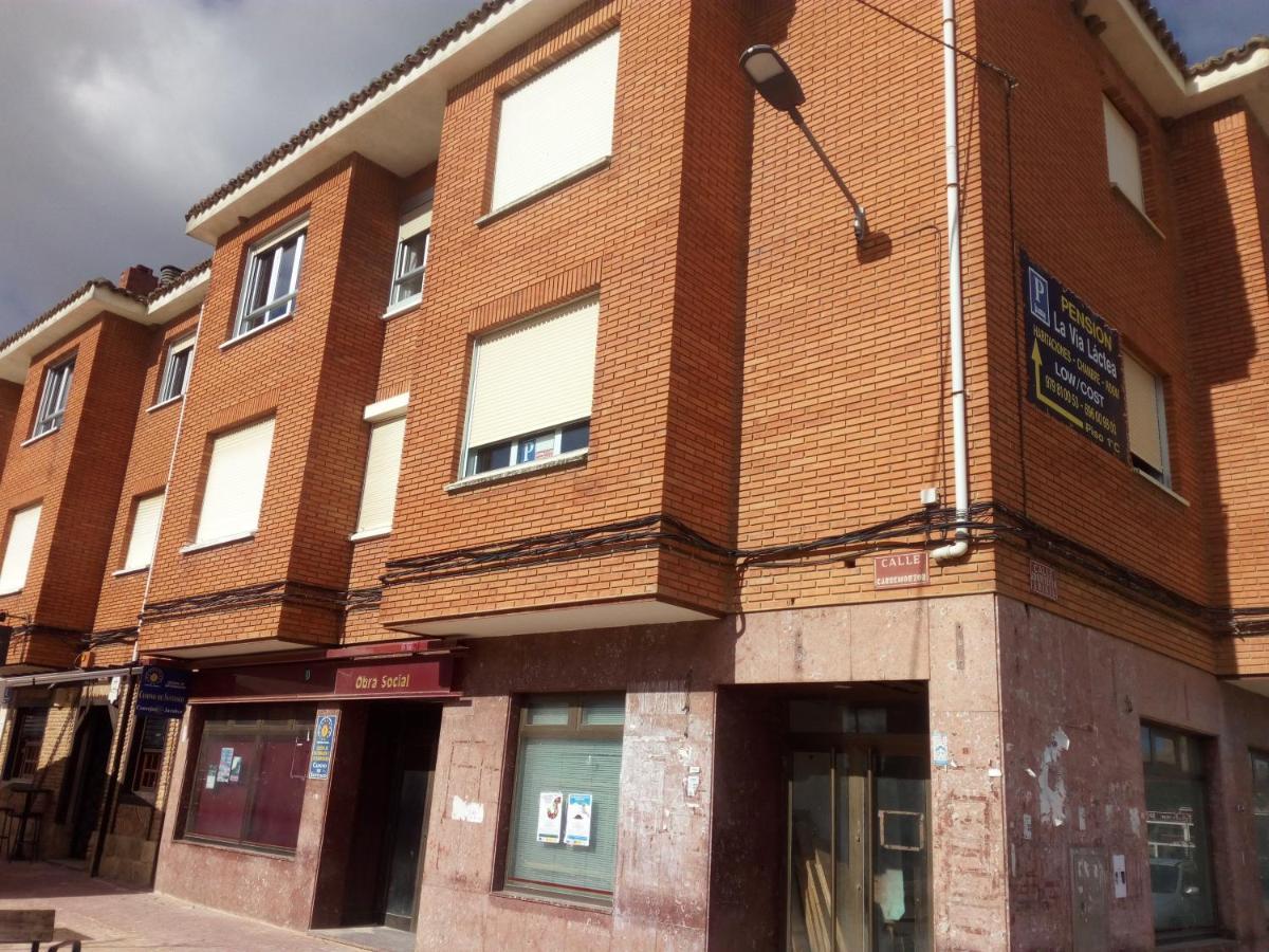 Hotel APARTAMENTO Pensión La Vía Láctea Frómista Exterior foto