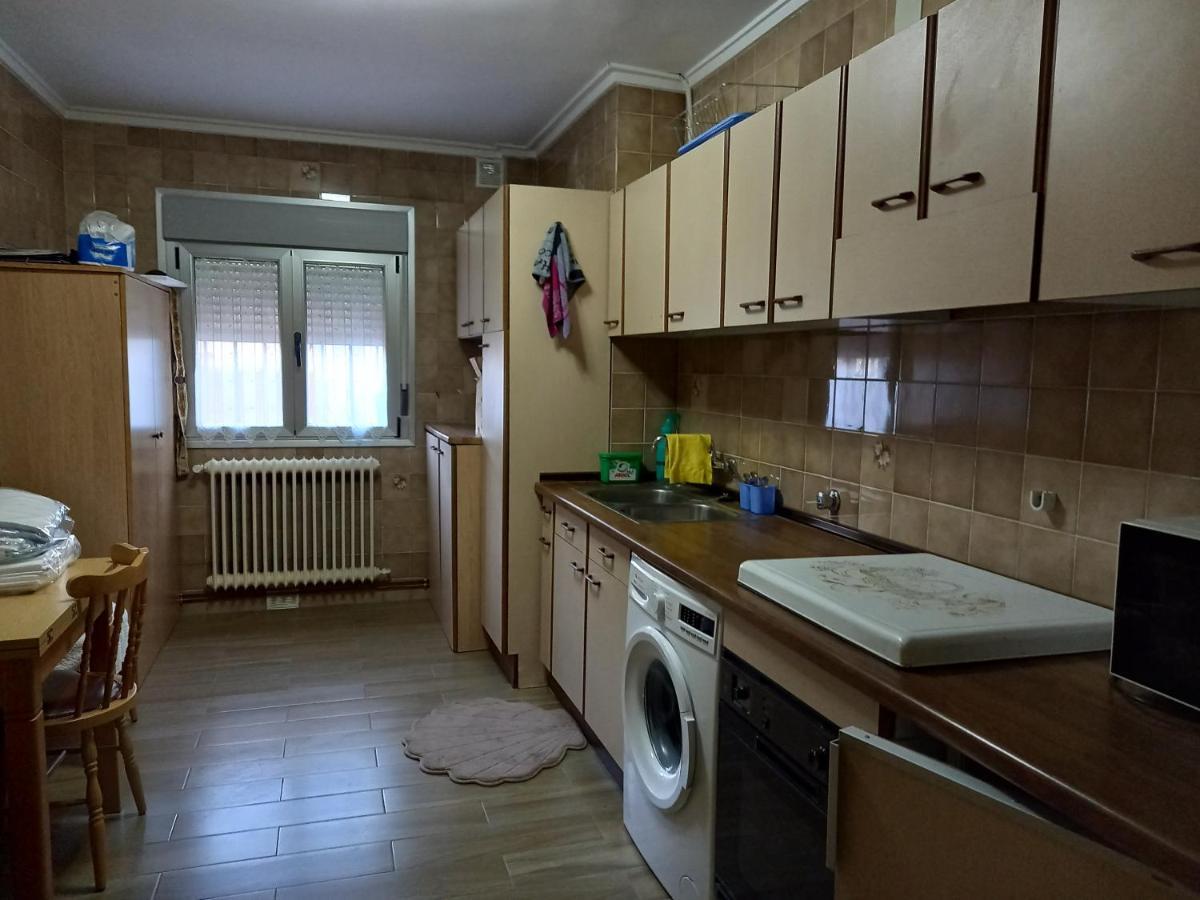 Hotel APARTAMENTO Pensión La Vía Láctea Frómista Exterior foto