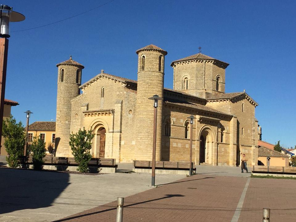 Hotel APARTAMENTO Pensión La Vía Láctea Frómista Exterior foto